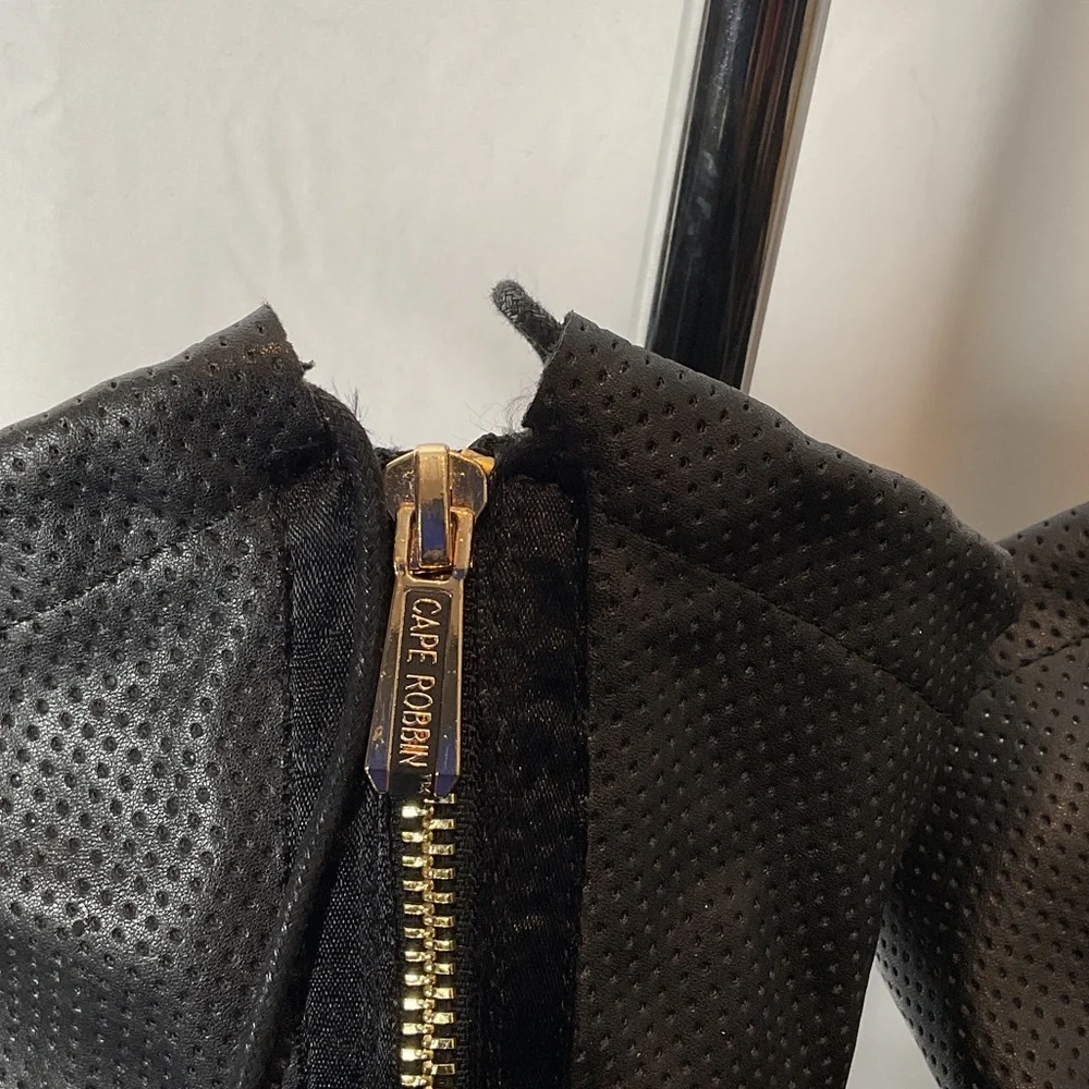 Cape Robbin Black Heeled Boots with Gold Zipper - Picture 2 of 5